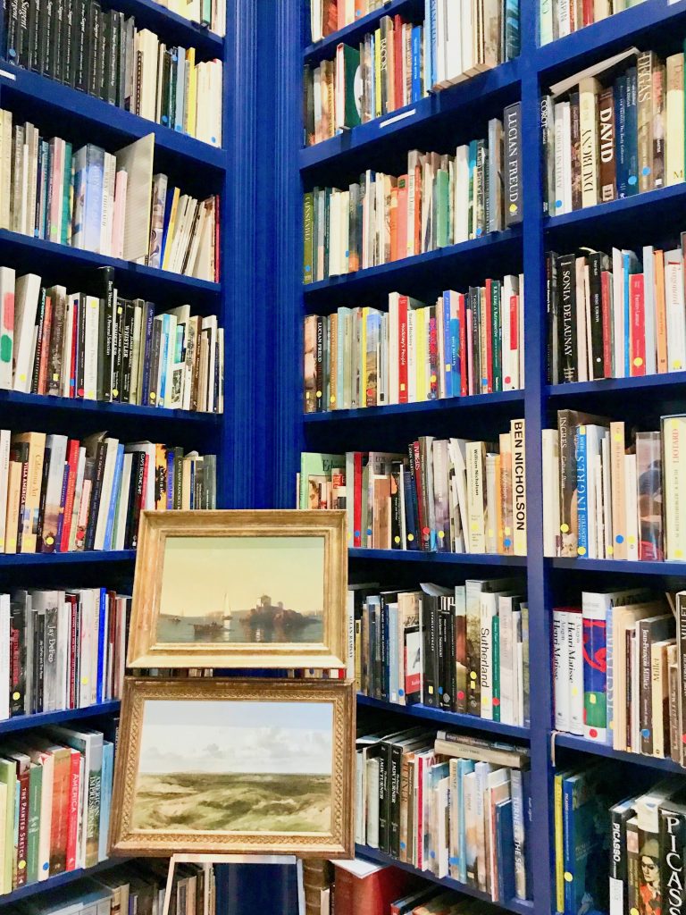 Homes with libraries
